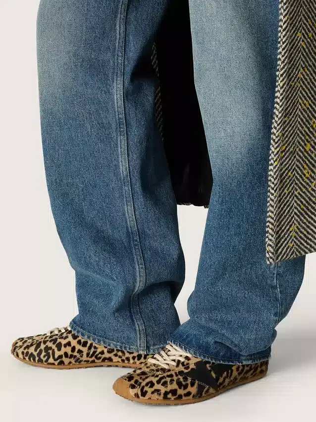 Marathon Speed pour femme en cuir de poney beige et noir à imprimé léopard, avec une étoile en cuir noir