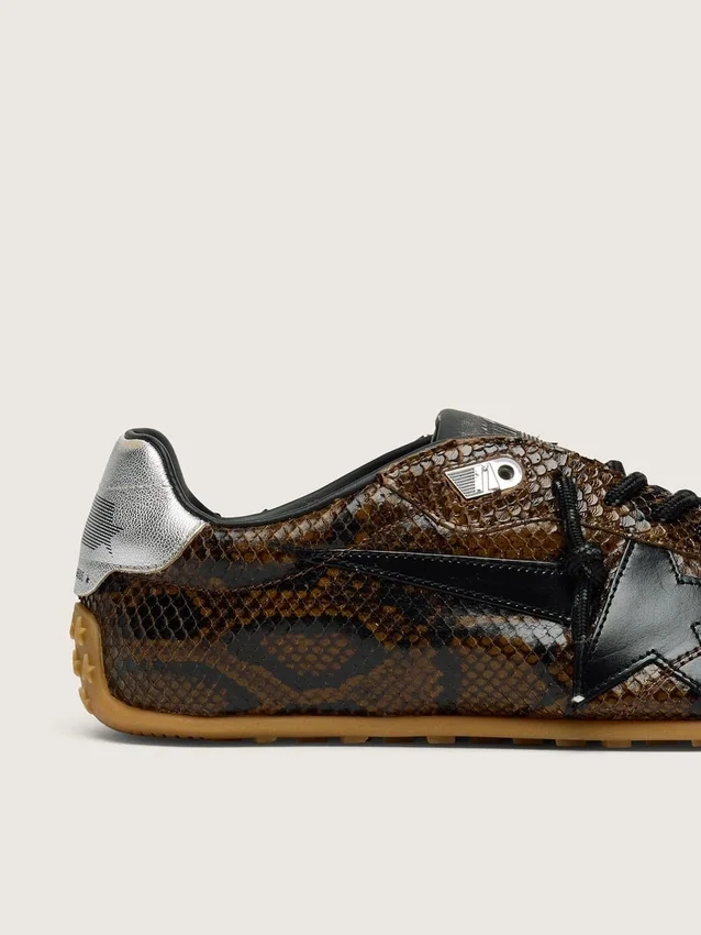 Marathon Speed pour femme en cuir à imprimé serpent marron, étoile noire et languette de talon en cuir argenté