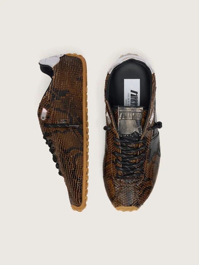 Marathon Speed pour homme en cuir avec imprimé serpent marron, étoile noire et languette de talon en cuir argenté