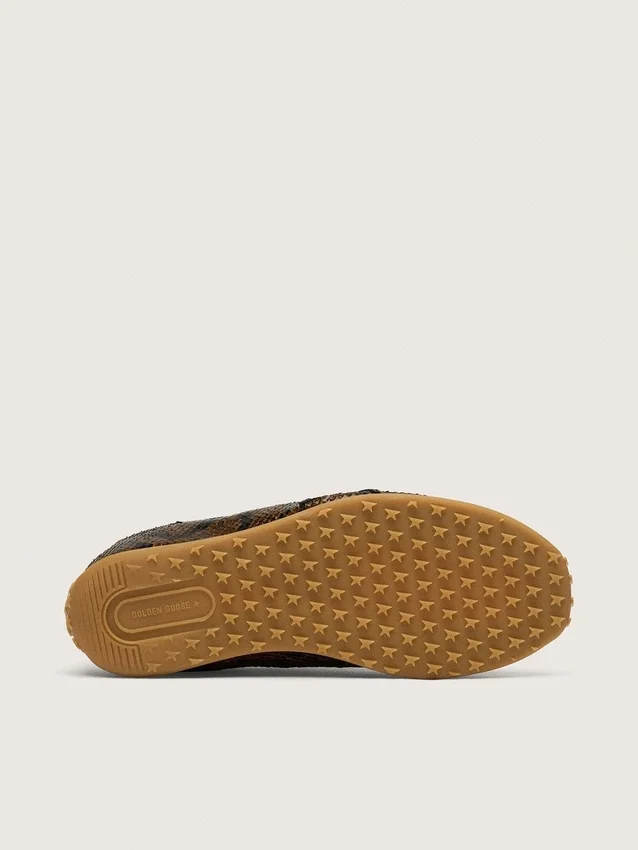 Marathon Speed pour homme en cuir avec imprimé serpent marron, étoile noire et languette de talon en cuir argenté