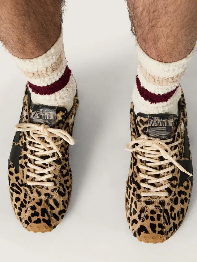 Marathon Speed pour homme en cuir de poney beige et noir à imprimé léopard, avec une étoile en cuir noir