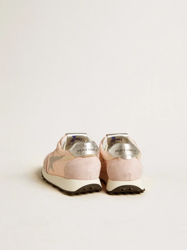 Marathon Young en nylon rose avec étoile imprimée et languette en cuir au talon