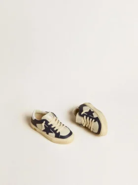 May Young en cuir blanc et bleu avec étoile en cuir et languette au talon