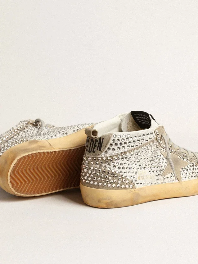 Mid Star pour femme en daim blanc et gris tourterelle, ornée de cristaux Swarovski