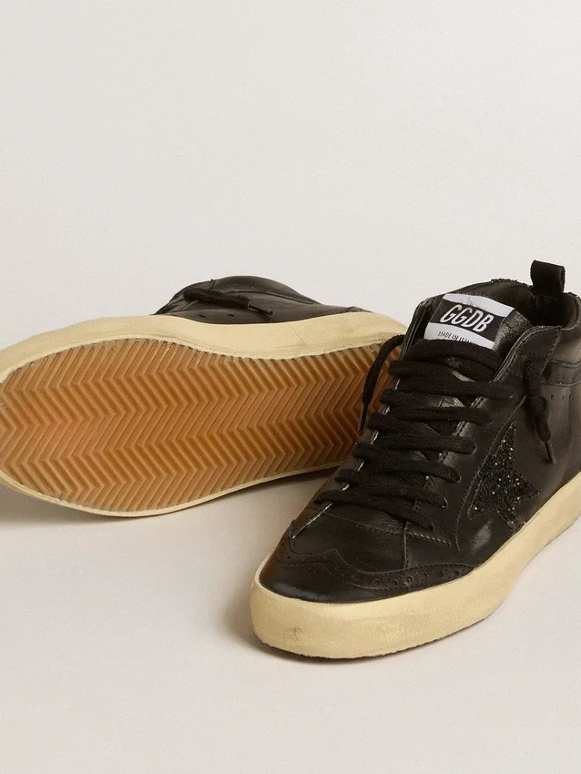 Mid Star pour femme en nappa noir avec étoile pailletée noire et empiècement en daim