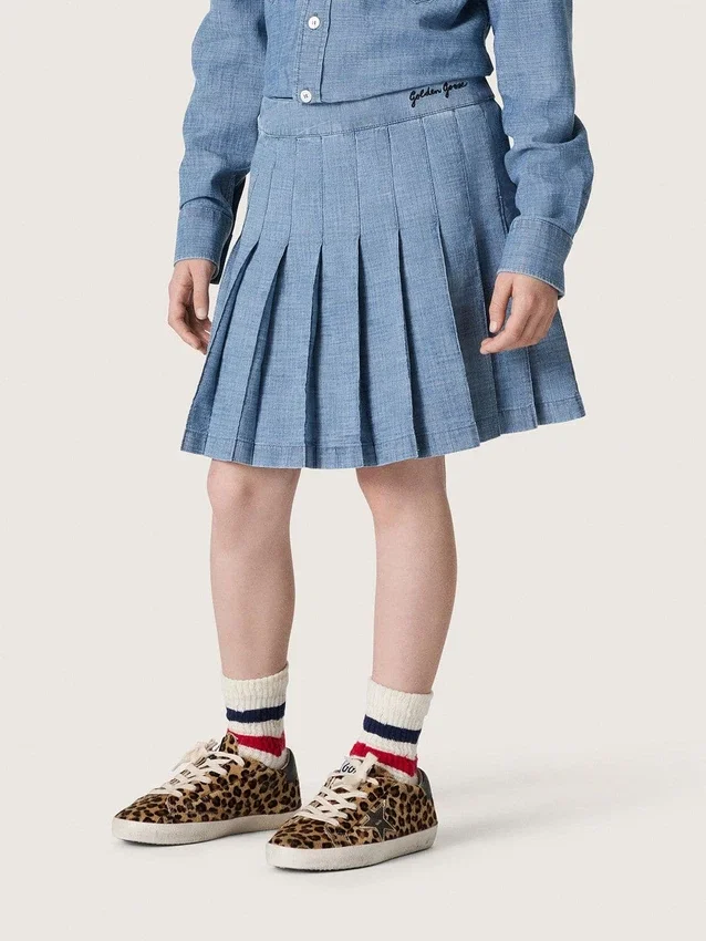 Mini-jupe plissée Journey pour filles en chambray de coton bleu clair avec logo brodé