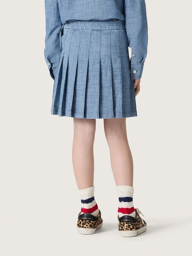 Mini-jupe plissée Journey pour filles en chambray de coton bleu clair avec logo brodé