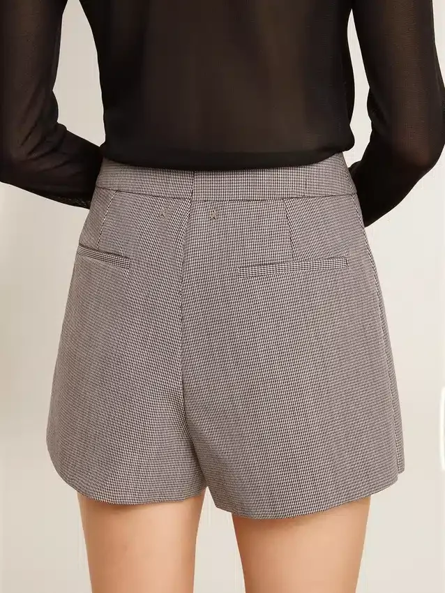 Mini-short gris pour femme en laine à motif pied-de-poule