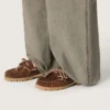 Mocassins Cruise pour femme en daim ciré marron avec lacets de randonnée gris tourterelle