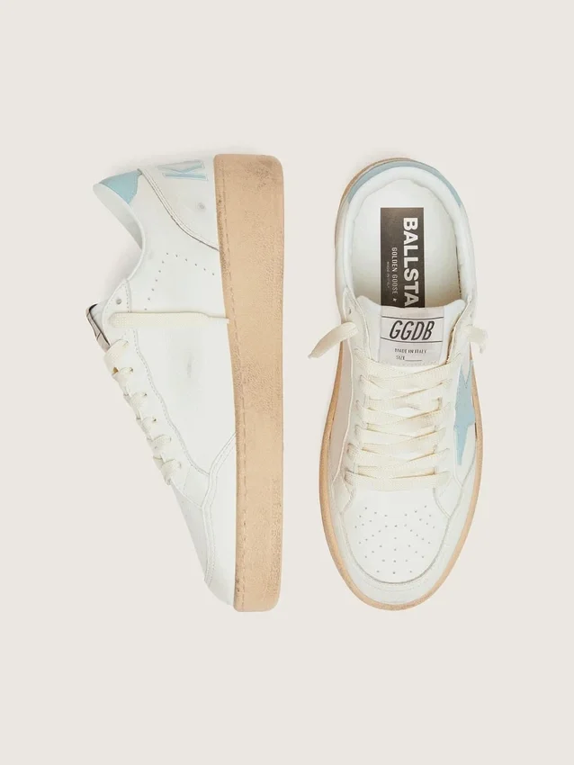 Modèle Ball Star pour femme en cuir blanc avec une étoile bleu clair