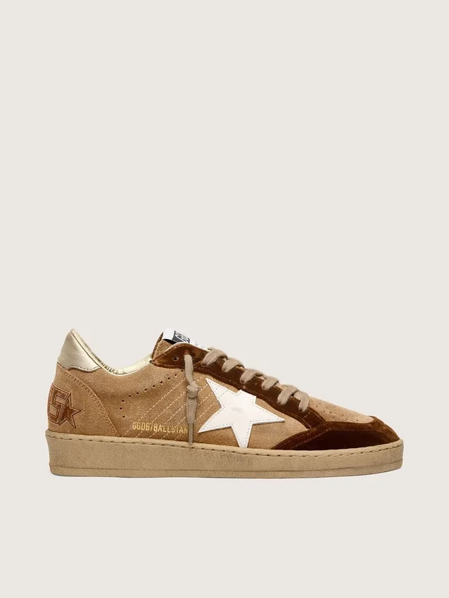 Modèle Ball Star pour femme en daim couleur tabac avec étoile en cuir blanc et empiècements en velours cognac