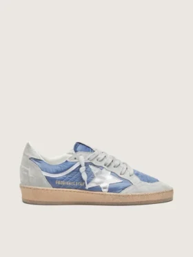 Modèle Ball Star pour femme en nylon bleu denim avec empiècements en daim gris clair et étoile en cuir argent métallisé