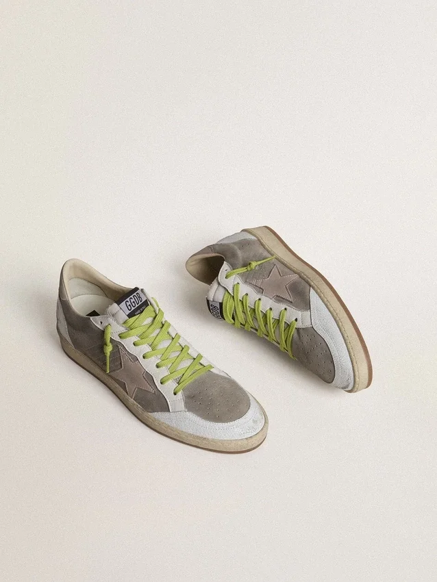 Modèle Ball Star pour homme en daim gris avec étoile en daim vieux rose et languette de talon en cuir beige