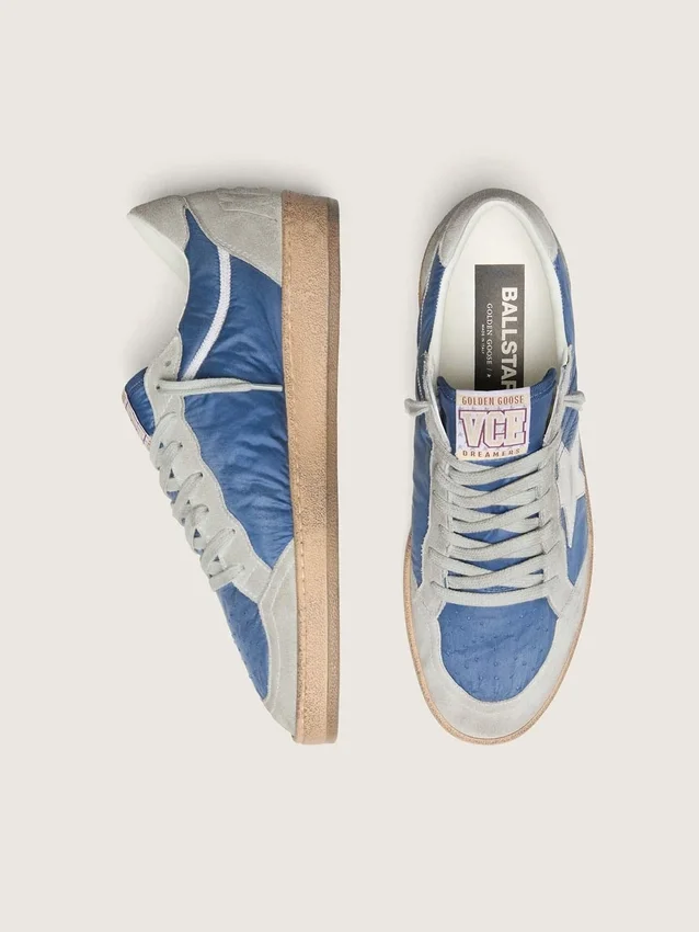 Modèle Ball Star pour homme en nylon bleu denim avec empiècements en daim gris clair et étoile en cuir argent métallisé