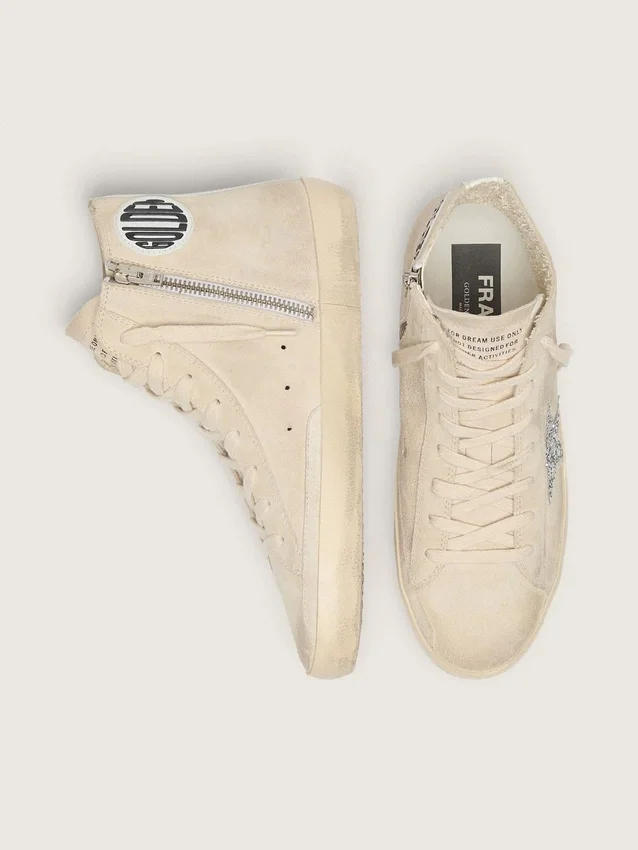 Modèle Francy pour femme en daim beige avec étoile pailletée argentée
