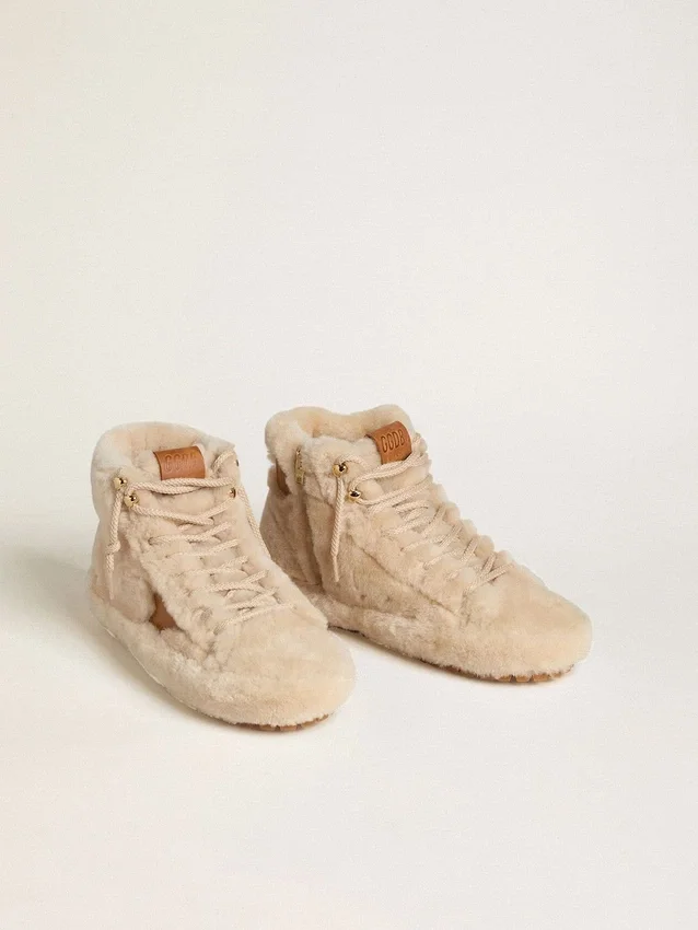 Modèle Francy pour femme en peau de mouton beige avec étoile en cuir marron