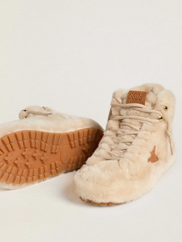 Modèle Francy pour femme en peau de mouton beige avec étoile en cuir marron