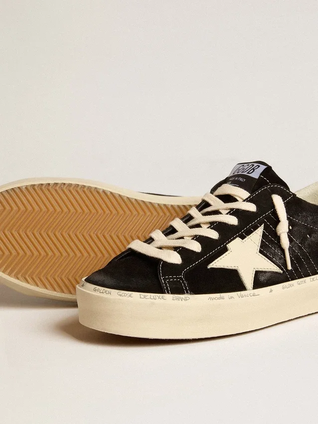 Modèle Hi Star pour femme en cuir noir avec languette de talon à paillettes argentées