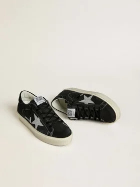 Modèle Hi Star pour femme en daim noir avec une étoile en cristaux Swarovski argentés
