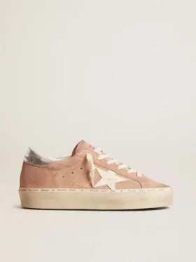 Modèle Hi Star pour femme en daim rose avec étoile crème et languette de talon en cuir argenté
