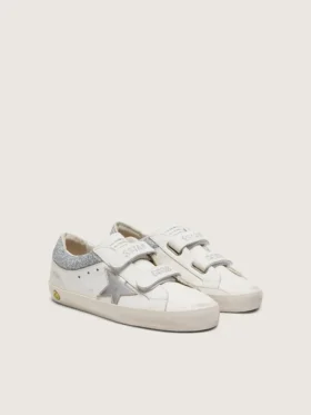 Modèle Junior Old School en cuir blanc avec une étoile en cuir argent métallisé et des inserts en cristaux argentés