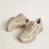 Modèle Lightstar pour homme en cuir gris tourterelle et mesh, avec une étoile en TPU beige
