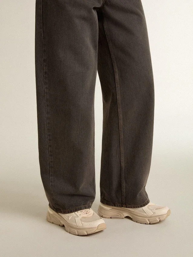 Modèle Lightstar pour homme en cuir gris tourterelle et mesh, avec une étoile en TPU beige