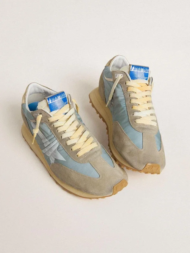 Modèle Marathon pour femme avec tige en nylon bleu clair et étoile bleu pastel