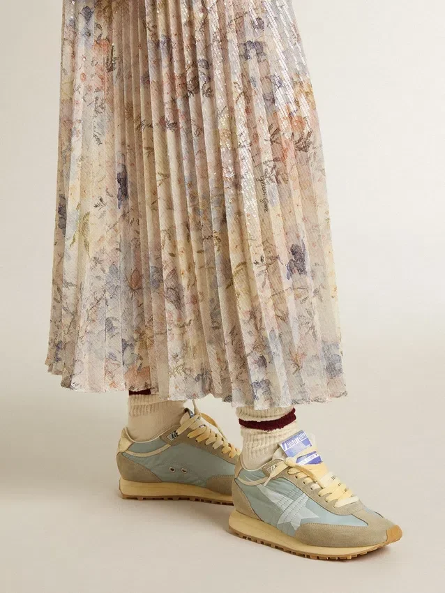 Modèle Marathon pour femme avec tige en nylon bleu clair et étoile bleu pastel