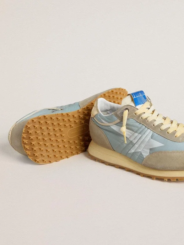 Modèle Marathon pour femme avec tige en nylon bleu clair et étoile bleu pastel