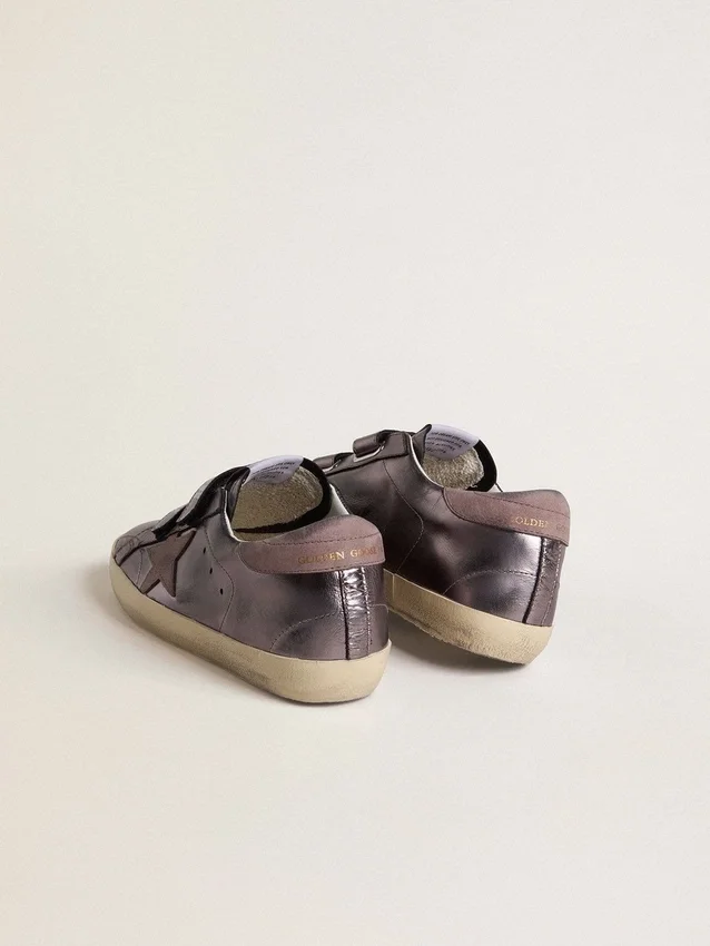 Modèle Old School pour femme en cuir laminé violet avec étoile en nubuck lilas et languette au talon