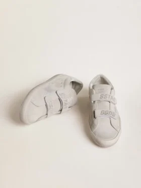 Modèle Old School pour femme en daim gris clair avec une étoile en cuir rehaussée de micro-paillettes