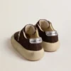 Modèle Space-Star pour homme en daim marron foncé avec languette de talon argentée métallisée