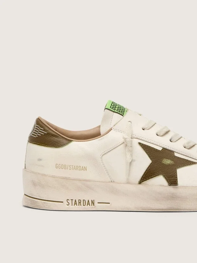 Modèle Stardan pour homme en cuir blanc, avec étoile et languette au talon en cuir imprimé serpent vert militaire