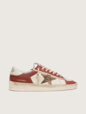 Modèle Stardan pour homme en cuir blanc et rouge brique avec une étoile en cuir laminé vert olive