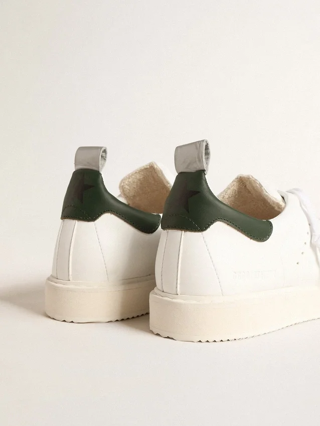 Modèle Starter d’origine bio avec languette de talon en cuir vert