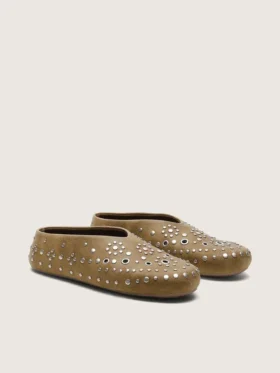 Modèle Tierra pour femme en daim kaki avec clous argentés