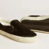 Modèle VCE Penstar pour femme en daim noir avec languette de talon en cuir noir