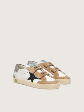 Modèle « Young Old School » avec étoile en cuir noir et empiècements en daim beige et vert