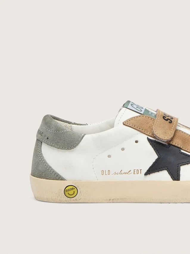 Modèle « Young Old School » avec étoile en cuir noir et empiècements en daim beige et vert