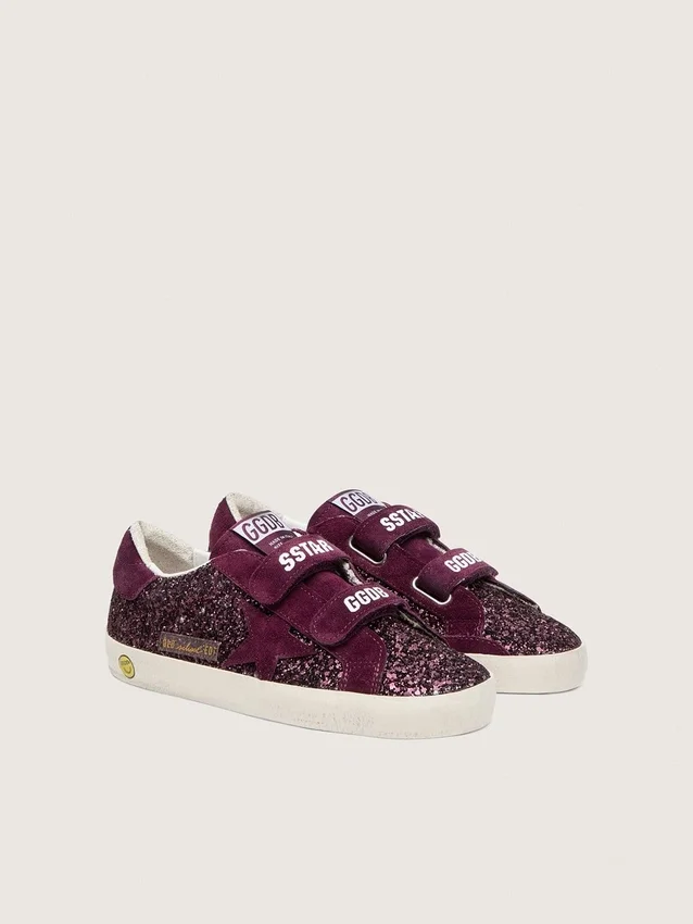 Modèle « Young Old School » en paillettes bordeaux avec étoile et languette au talon en daim bordeaux