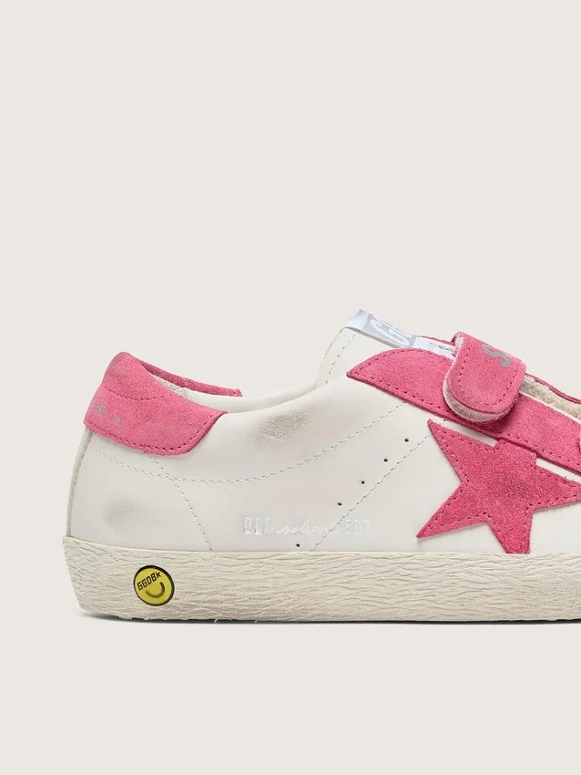 Modèle « Young Old School » en cuir crème avec étoile et empiècements en daim rose