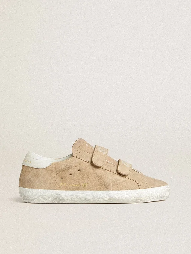 Old School pour femme en daim beige avec languette de talon en cuir blanc