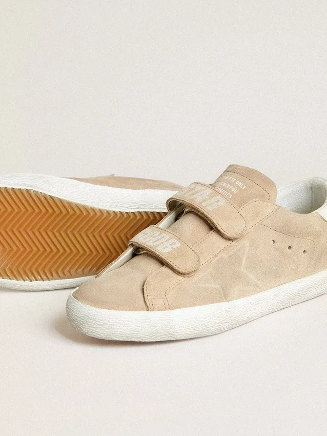 Old School pour femme en daim beige avec languette de talon en cuir blanc