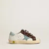 Old School Young en cuir nappa avec étoile en daim bleu clair et empiècements en daim marron
