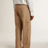 Pantalon beige pour homme avec empiècements