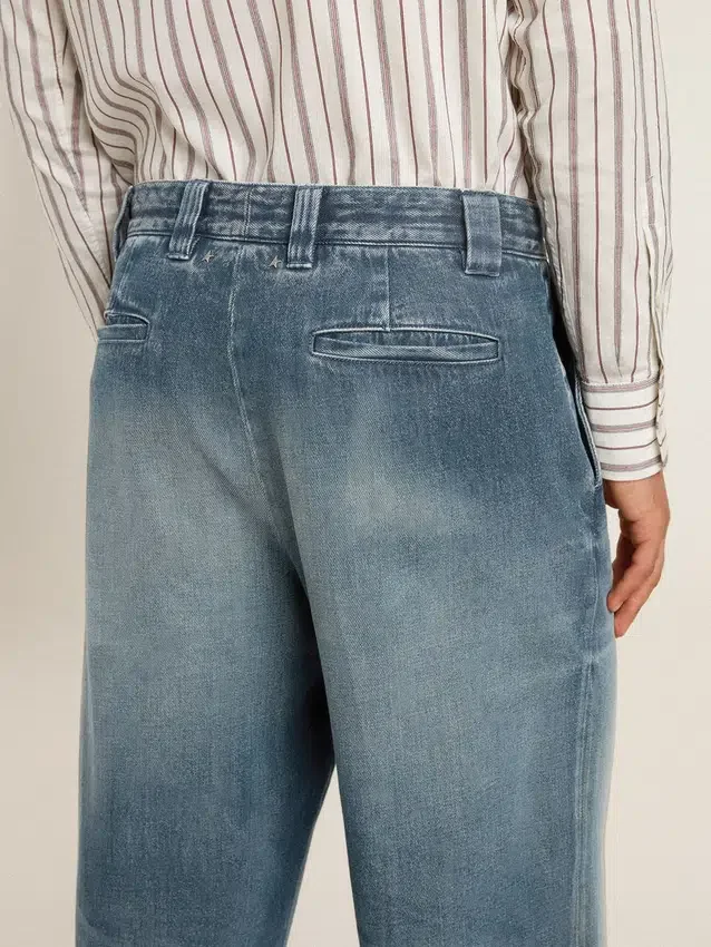 Pantalon chino en denim pour homme avec détails vieillis