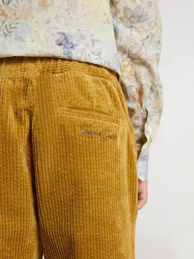 Pantalon chino pour garçons couleur tabac avec broderie