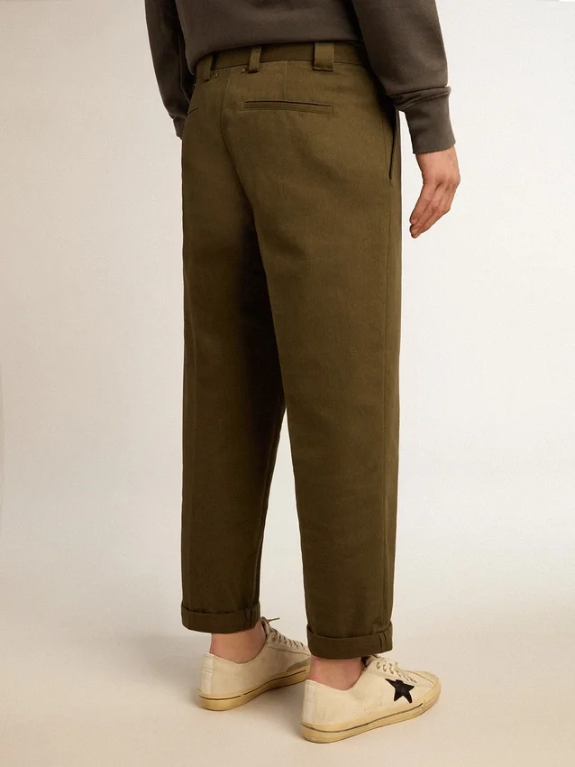 Pantalon chino vert militaire de la Golden Collection