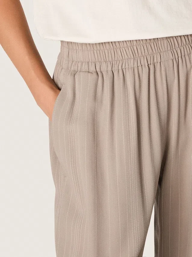 Pantalon femme en mélange de laine gris à motif à fines rayures et taille élastiquée